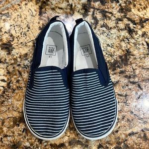 Barely worn Gap toddler sneaker slip on shoes navy size 11
